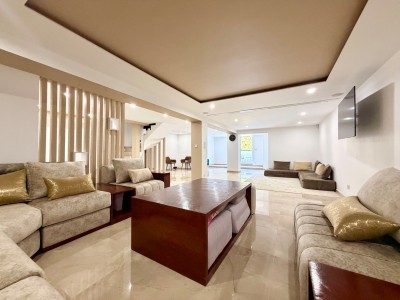 Maison St Etienne, secteur Montplaisir / CHPL A VENDRE - ST ETIENNE Secteur Montplaisir / CHPL - 230 m2 - 320 000 €
