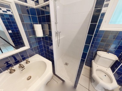Maison d Architecte T5 avec piscine A VENDRE - ST GENEST LERPT Le Chasseur - 146 m2 - 520 000 €