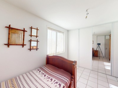 Maison d Architecte T5 avec piscine A VENDRE - ST GENEST LERPT Le Chasseur - 146 m2 - 520 000 €