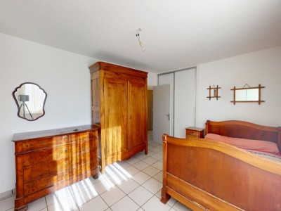 Maison d Architecte T5 avec piscine A VENDRE - ST GENEST LERPT Le Chasseur - 146 m2 - 520 000 €
