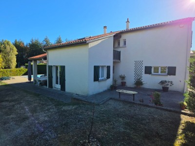 Maison d Architecte T5 avec piscine A VENDRE - ST GENEST LERPT Le Chasseur - 146 m2 - 520 000 €