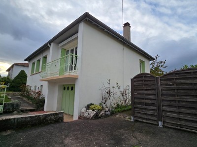 MAISON A VENDRE - ST GENEST LERPT - 80.29 m2 - 279 000 €