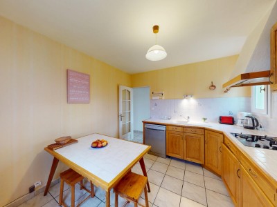 MAISON A VENDRE - ST GENEST LERPT - 80.29 m2 - 279 000 €