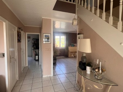 MAISON A VENDRE - ST GENEST LERPT - 263.42 m2 - 447000€