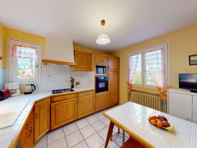 MAISON A VENDRE - ST GENEST LERPT - 90 m2 - 264�000�&euro;