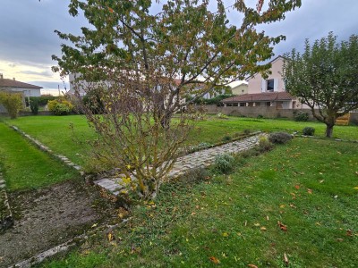 MAISON A VENDRE - ST GENEST LERPT - 90 m2 - 264�000�&euro;