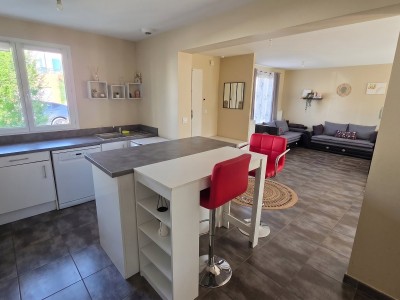 MAISON A VENDRE - ST GENEST LERPT - 200 m2 - 429 000 €