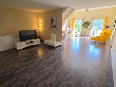 MAISON A VENDRE - ST GENEST LERPT - 200 m2 - 429 000 €