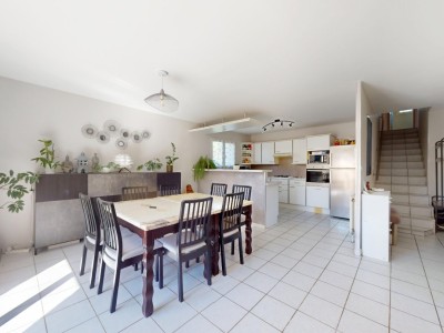 MAISON 6 pices de 131m AVEC PISCINE A VENDRE - ST JEAN DE TOUSLAS - 131 m2 - 465000€