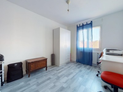 MAISON 6 pices de 131m AVEC PISCINE A VENDRE - ST JEAN DE TOUSLAS - 131 m2 - 465000€