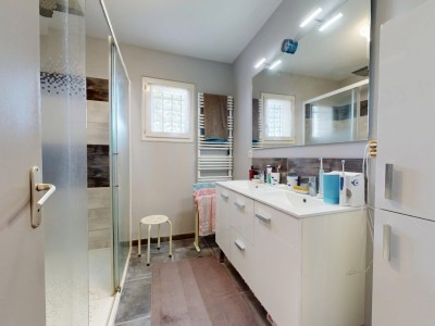 MAISON 6 pices de 131m AVEC PISCINE A VENDRE - ST JEAN DE TOUSLAS - 131 m2 - 465000€