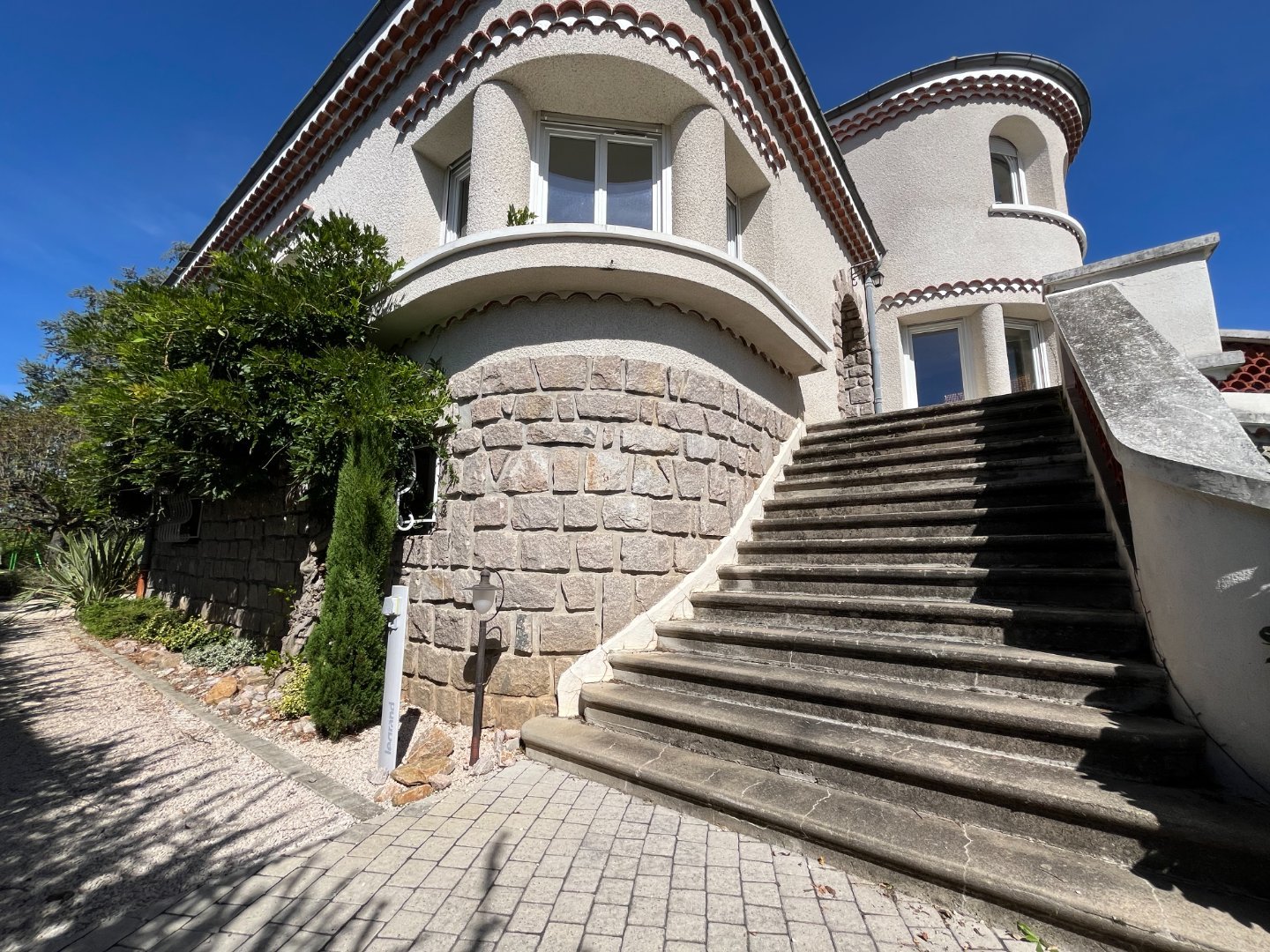 MAISON - ST JUST ST RAMBERT - 245 m2 - 650 000 &euro;