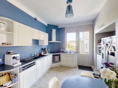 MAISON A VENDRE - ST JUST ST RAMBERT - 245 m2 - 650000€