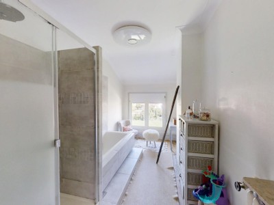 MAISON A VENDRE - ST JUST ST RAMBERT - 245 m2 - 650000€