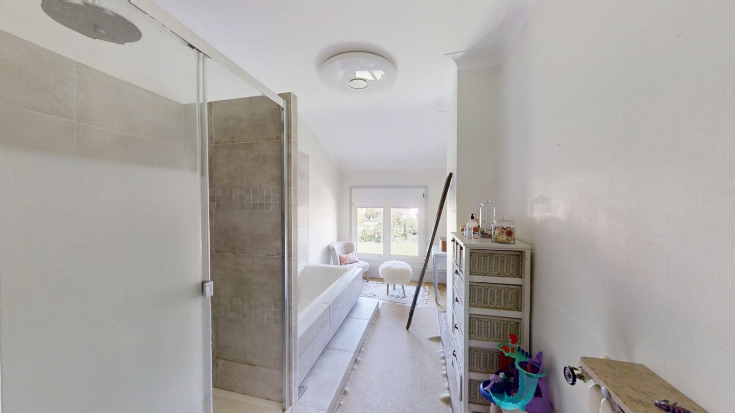 MAISON - ST JUST ST RAMBERT - 245 m2 - 650 000 &euro;
