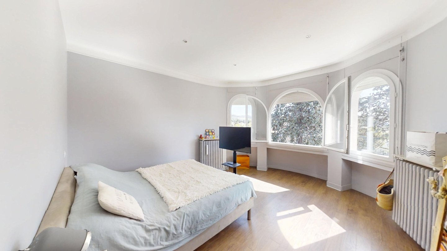 MAISON - ST JUST ST RAMBERT - 245 m2 - 650 000 &euro;