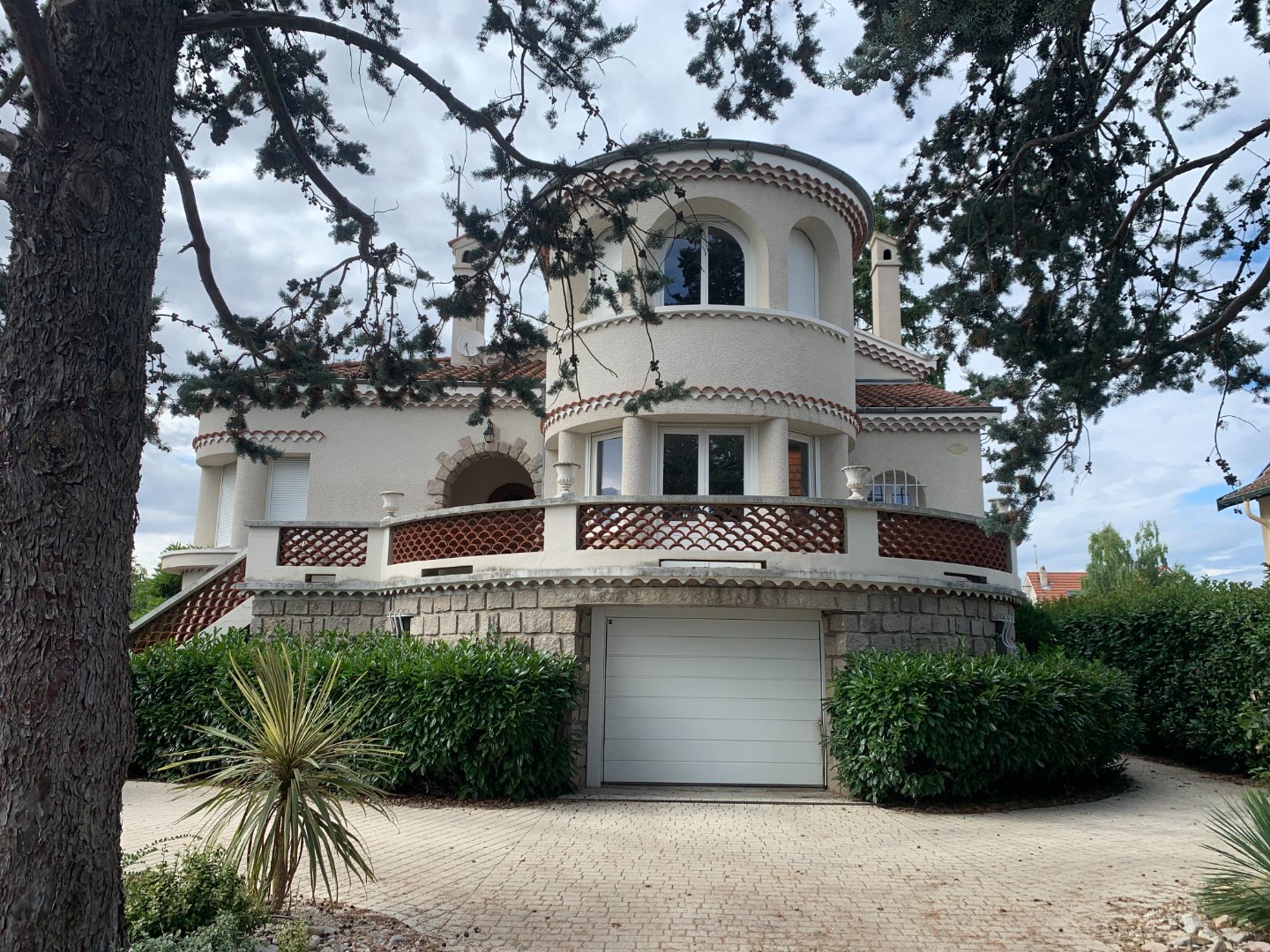MAISON - ST JUST ST RAMBERT - 245 m2 - 650 000 &euro;