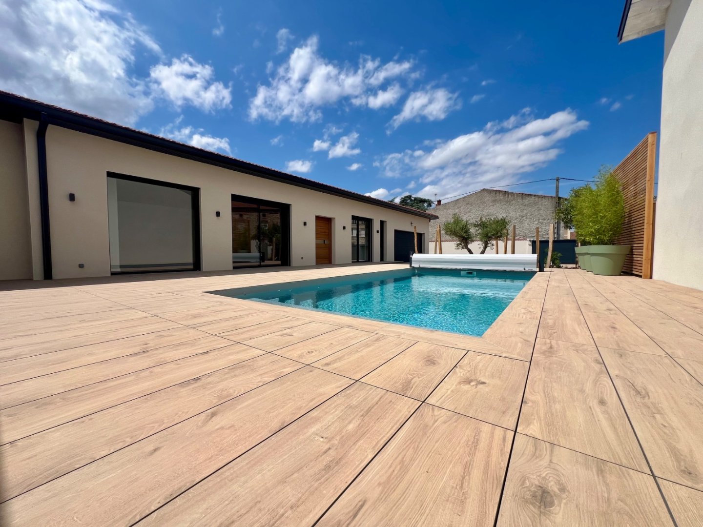 Maison de plein pied de 180 m2 habitables - ST JUST ST RAMBERT Saint-Just-Saint-Rambert - 180.02 m2 - 525�000�&euro;