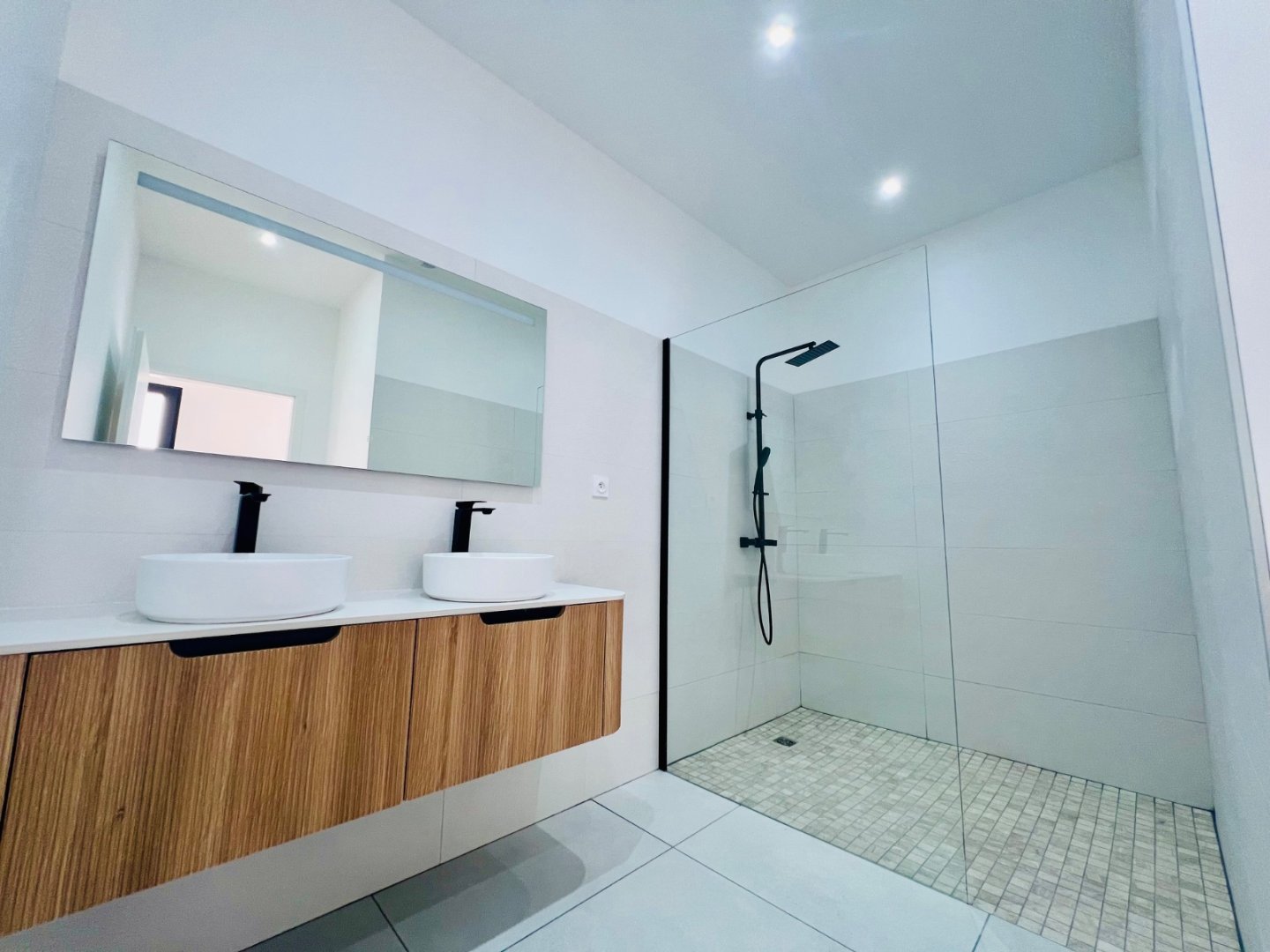 Maison de plein pied de 180 m2 habitables - ST JUST ST RAMBERT Saint-Just-Saint-Rambert - 180.02 m2 - 525�000�&euro;