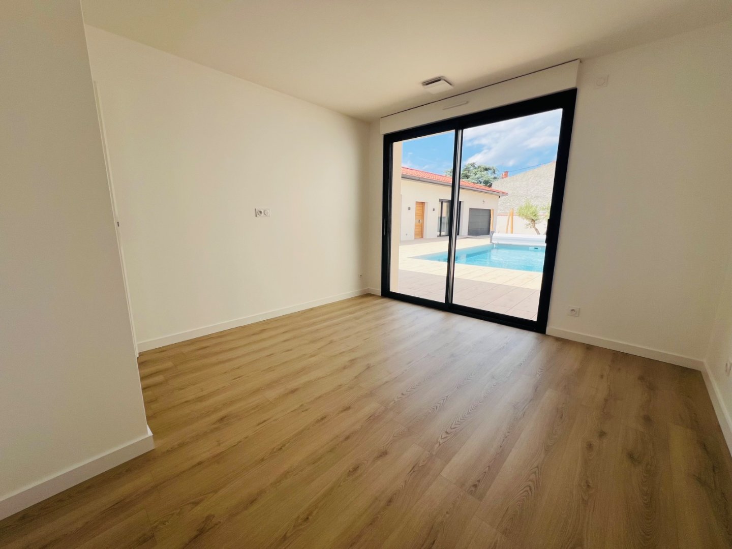 Maison de plein pied de 180 m2 habitables - ST JUST ST RAMBERT Saint-Just-Saint-Rambert - 180.02 m2 - 525�000�&euro;