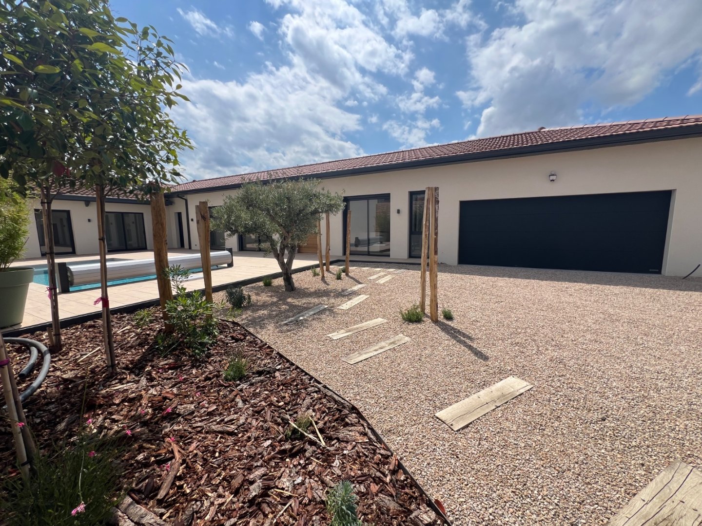 Maison de plein pied de 180 m2 habitables - ST JUST ST RAMBERT Saint-Just-Saint-Rambert - 180.02 m2 - 525�000�&euro;