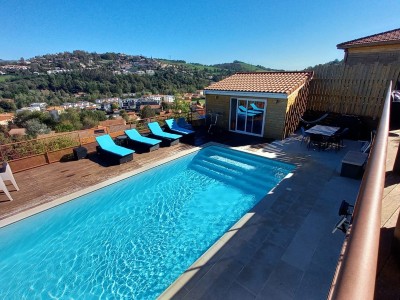 Maison de 214 m2 avec piscine creusée A VENDRE - ST PRIEST EN JAREZ - 214 m2 - 550 000 €