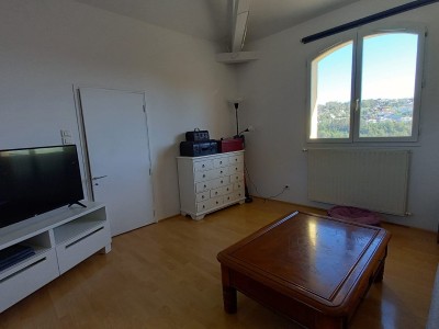 Maison de 214 m2 avec piscine creusée A VENDRE - ST PRIEST EN JAREZ - 214 m2 - 550 000 €