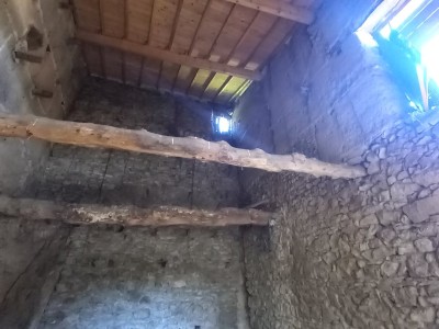 MAISON DE VILLAGE AVEC JARDIN A REHABILITER A VENDRE - ST ROMAIN EN JAREZ VILLAGE - 70 m2 - 84000€