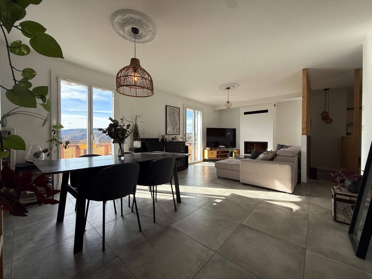 Maison sur 2 niveaux avec piscine - ST VICTOR SUR LOIRE - 115 m2 - VENDU