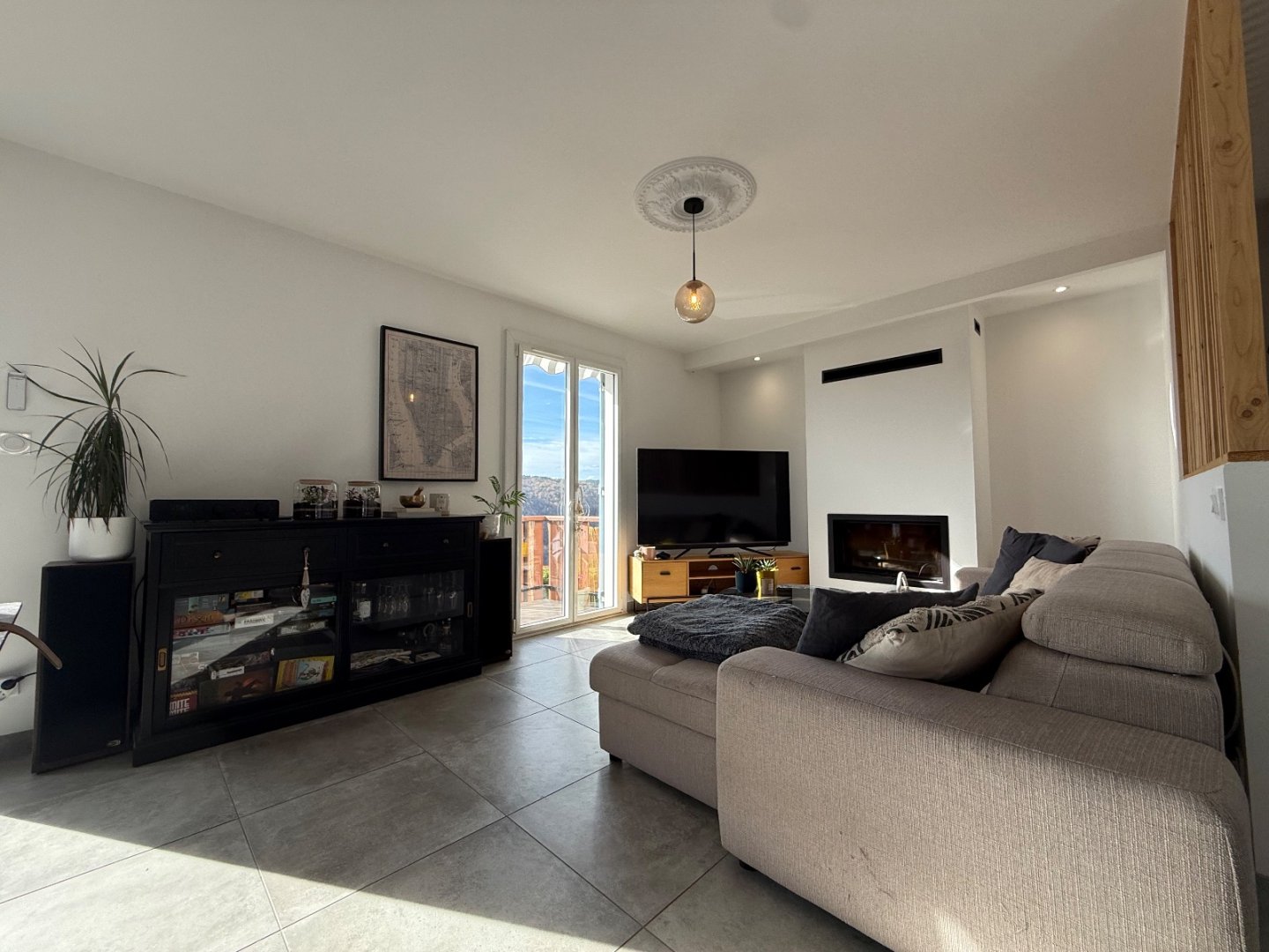 Maison sur 2 niveaux avec piscine - ST VICTOR SUR LOIRE - 115 m2 - VENDU