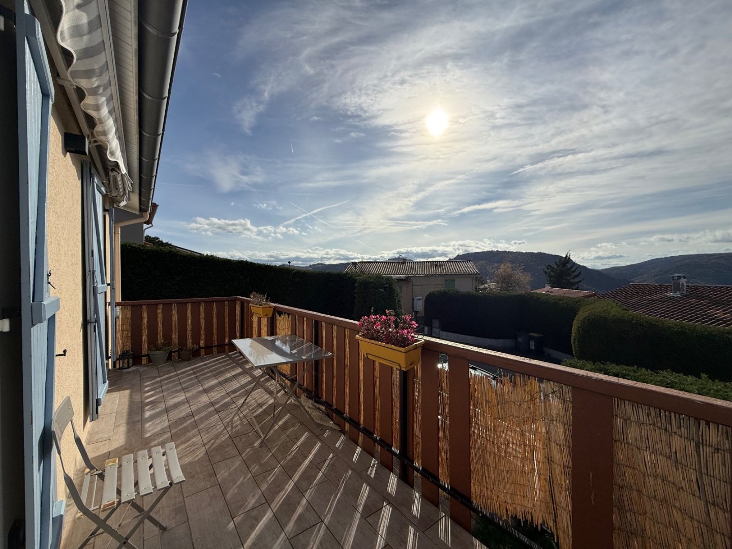 Maison sur 2 niveaux avec piscine - ST VICTOR SUR LOIRE - 115 m2 - VENDU