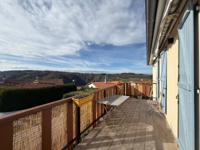 Maison sur 2 niveaux avec piscine A VENDRE - ST VICTOR SUR LOIRE - 115 m2 - 355 000 €