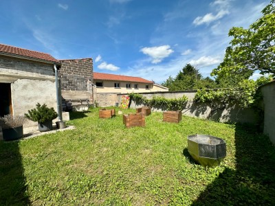 MAISON A VENDRE - SURY LE COMTAL - 173.45 m2 - 279000€
