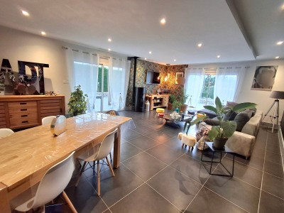 MAISON A VENDRE - SURY LE COMTAL - 161 m2 - 385�000�&euro;