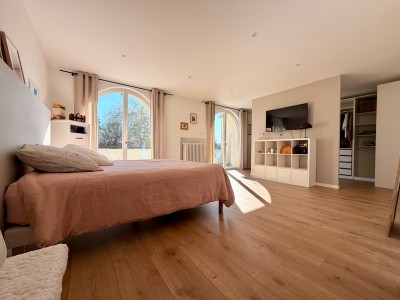 Sury Le Comtal Maison 265 m2sur 1200 m2 de terrain A VENDRE - SURY LE COMTAL - 265 m2 - 430�000�&euro;