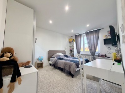 Sury Le Comtal Maison 265 m2sur 1200 m2 de terrain A VENDRE - SURY LE COMTAL - 265 m2 - 430�000�&euro;