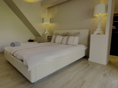 MAISON A VENDRE - UNIEUX - 250 m2 - 749�000�&euro;