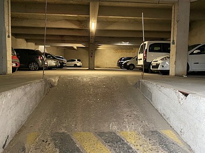 PARKING A LOUER - ST ETIENNE CHAVANELLE/MARTYR DE VINGRE - 75 &euro; charges comprises par mois