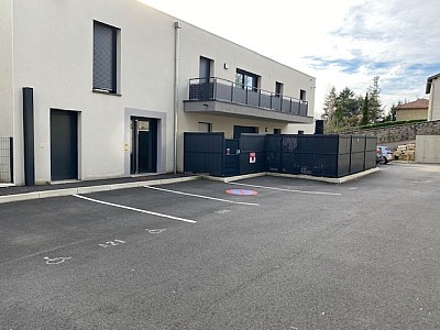 PARKING A LOUER - ST JEAN BONNEFONDS - 35€ charges comprises par mois