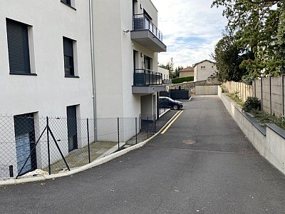 PARKING A LOUER - ST JEAN BONNEFONDS - 35€ charges comprises par mois