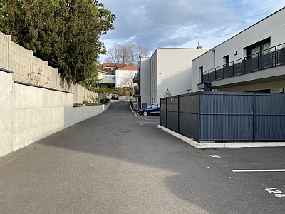 PARKING A LOUER - ST JEAN BONNEFONDS - 35€ charges comprises par mois