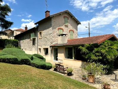 PROPRIETE AVEC TERRAIN A VENDRE - ST MARTIN LA PLAINE - 241 m2 - 790 000 €