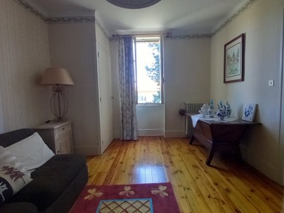 PROPRIETE AVEC TERRAIN CONSTRUCTIBLE A VENDRE - ST MARTIN LA PLAINE - 241 m2 - 695 000 €