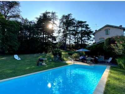 PROPRIETE AVEC TERRAIN CONSTRUCTIBLE A VENDRE - ST MARTIN LA PLAINE - 241 m2 - 695 000 €