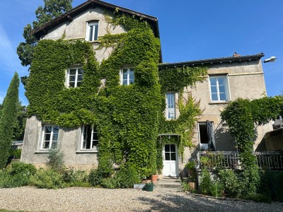 PROPRIETE - ST PRIEST EN JAREZ - 272.8 m2 - 790000€