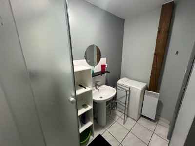 STUDIO A LOUER - ST ETIENNE BADOUILLERE - 24.2 m2 - 425€ charges comprises par mois