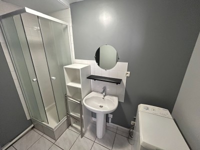 STUDIO A LOUER - ST ETIENNE BADOUILLERE - 24.2 m2 - 400€ charges comprises par mois