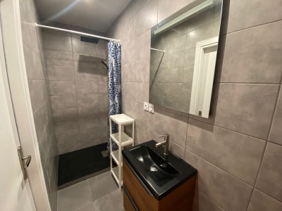 STUDIO A LOUER - ST ETIENNE BADOUILLERE - 19.1 m2 - 420 € charges comprises par mois