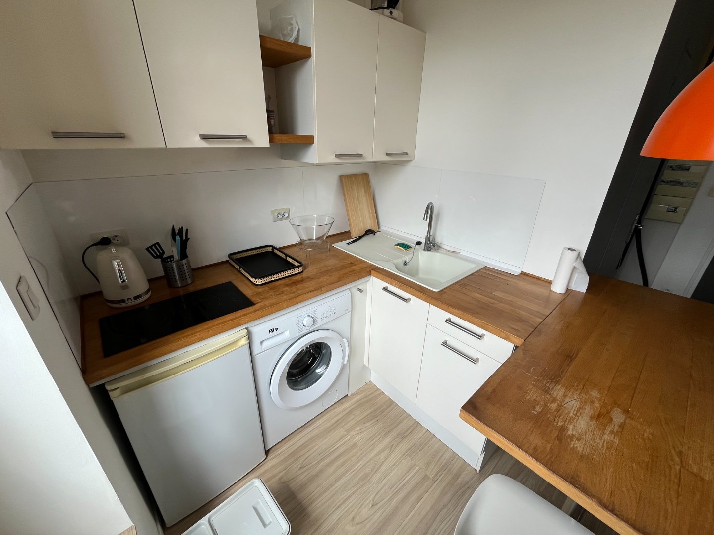 STUDIO - ST ETIENNE BELLEVUE - 26.55 m2 - LOU&Eacute;