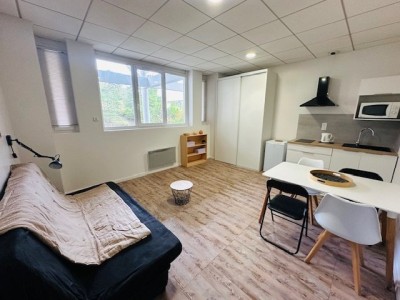 STUDIO A LOUER - ST ETIENNE BELLEVUE/SOLAURE - 30.95 m2 - 495€ charges comprises par mois